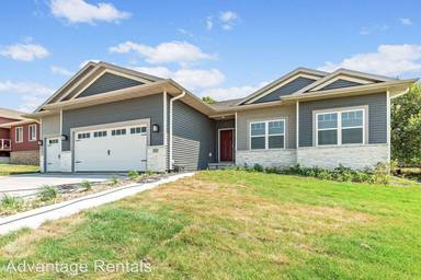 Main picture of 572 Fawn Ave