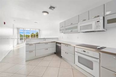 Main picture of 6580 Indian Creek Dr