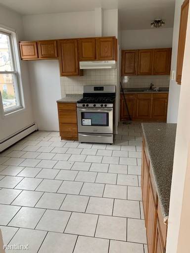 Main picture of 48 W 54th St
