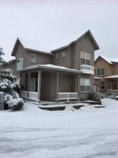 Main picture of 1045 Peach Blossom Way