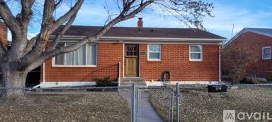 Main picture of 2124 Maple Ave