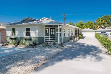 Main picture of 4750 Topanga Canyon Blvd