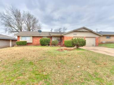 Main picture of 8604 NE 33rd St