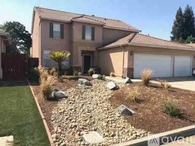 Main picture of 9175 N Winery Ave