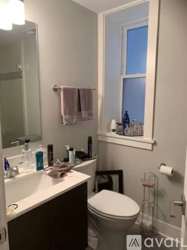 Main picture of 1857 W Dickens Ave