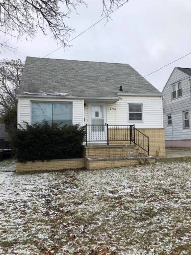 Main picture of 2766 Yale St