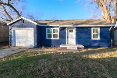 Main picture of 3705 SW 41st St