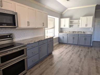Main picture of 2228 Middle Creek Blvd