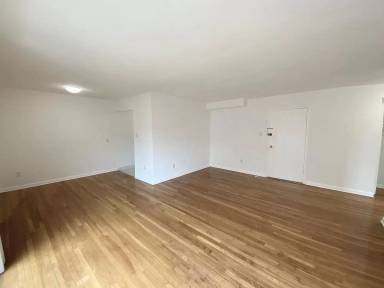 Main picture of 1435 Newton St NW