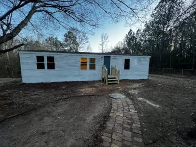 Main picture of 811 Williams Lake Rd