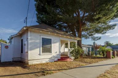 Main picture of 920 N Brand Blvd