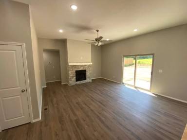 Main picture of 424 E Logan St