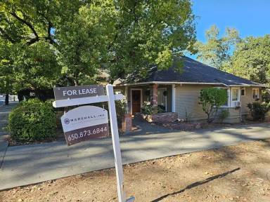 Main picture of 1856 Main St