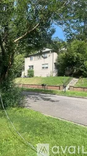 Main picture of 1010 Broadway Street