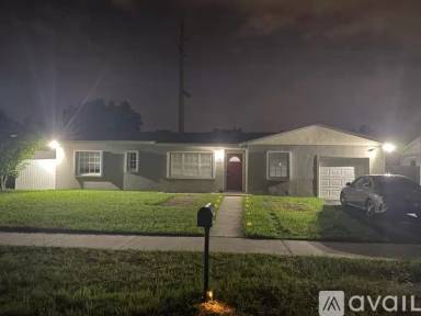 Main picture of 15400 SW 106th Ave
