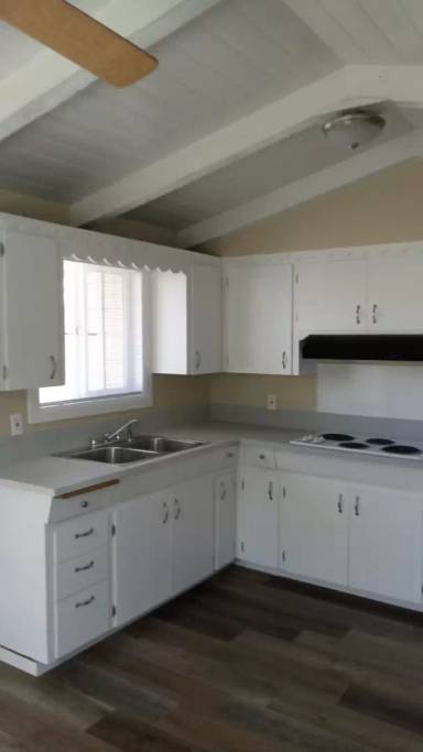 Main picture of 793 Hawthorne Ave NE