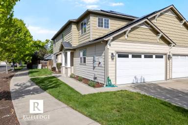 Main picture of 2374 Dahlia Way