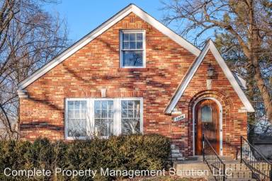 Main picture of 1379 Trampe Ave