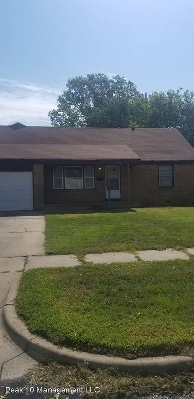 Main picture of 1562 N Pershing St