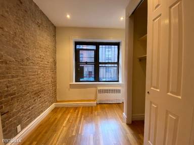 Main picture of 419 E 82nd St