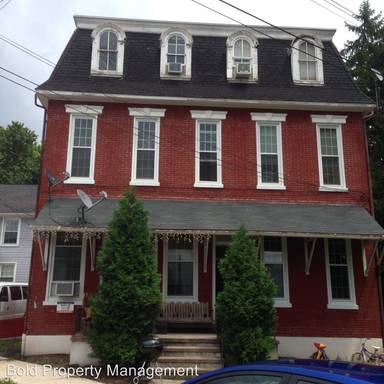 Main picture of 145 E Main St