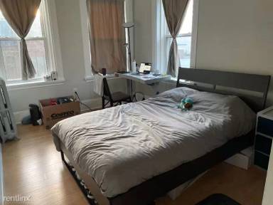 Main picture of 70 Joy St