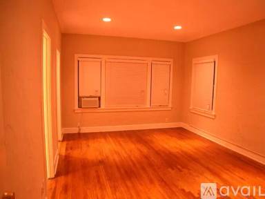 Main picture of 1221 E 6th St
