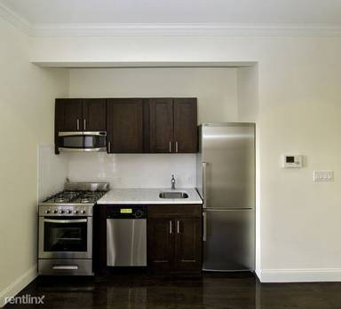 Main picture of 39 E 1st St