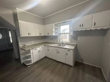 Main picture of 15914 Grovewood Ave