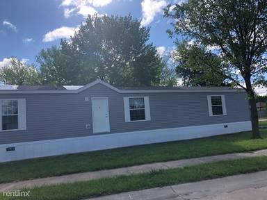 Main picture of 1221 W Plum St