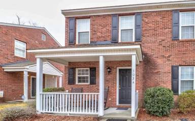 Main picture of 5034 Lampost Cir