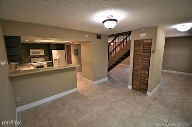Main picture of 7064 SW 114th Pl