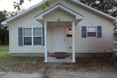 Main picture of 712 N Thomas St