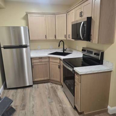 Main picture of 225 Spruce St