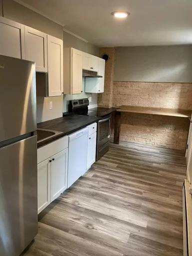 Main picture of 111 W Chapel Ave