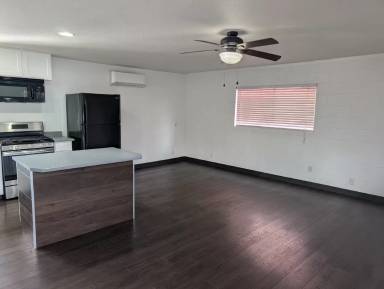 Main picture of 119 E Main St