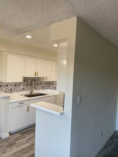 Main picture of 17951 Roscoe Blvd