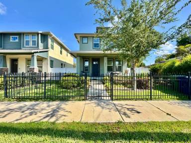 Main picture of 2951 W Cherry St