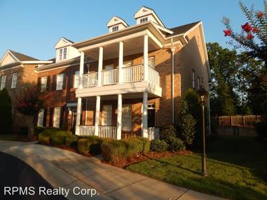 Main picture of 8300 Indigo Row