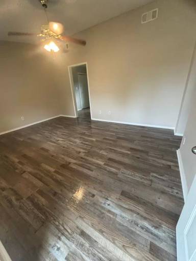 Main picture of 629 E Lincoln St