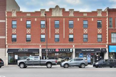 Main picture of 1150 N Milwaukee Ave