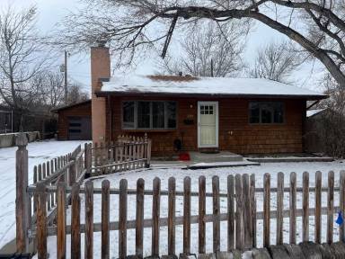 Main picture of 2210 S Washington St