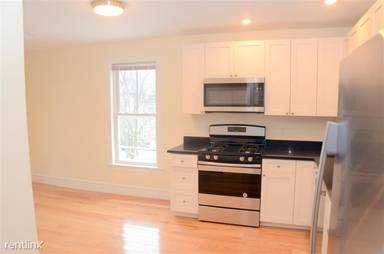 Main picture of 26 Putnam St