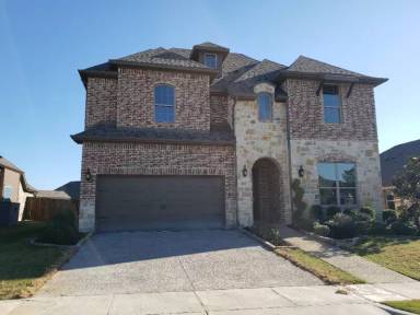 Main picture of 832 McCall Dr