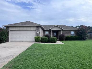 Main picture of 20 Magnolia Dr