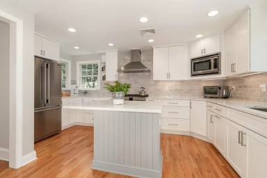 Main picture of 50 Forest Ave
