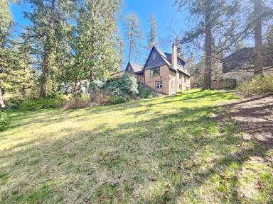 Main picture of 1922 E 18th Ave