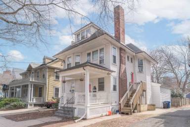 Main picture of 208 Canner St