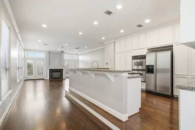 Main picture of 2304 Albans Rd