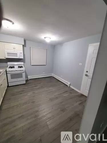 Main picture of 1024 E Division St